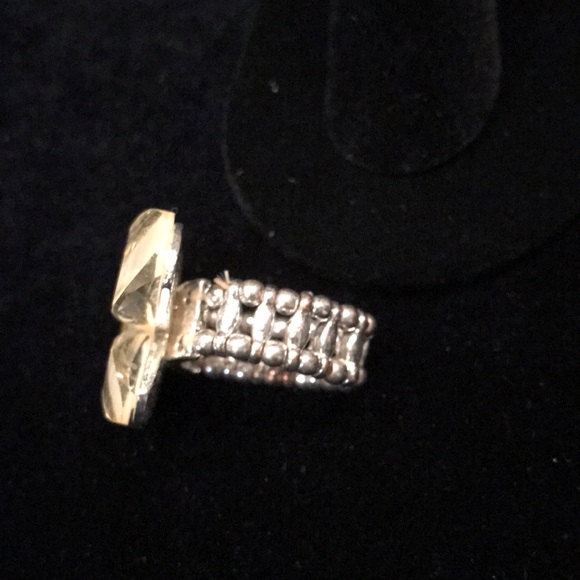 Beautiful Butterfly with Crystals Stretch Ring - Picture 6 of 6